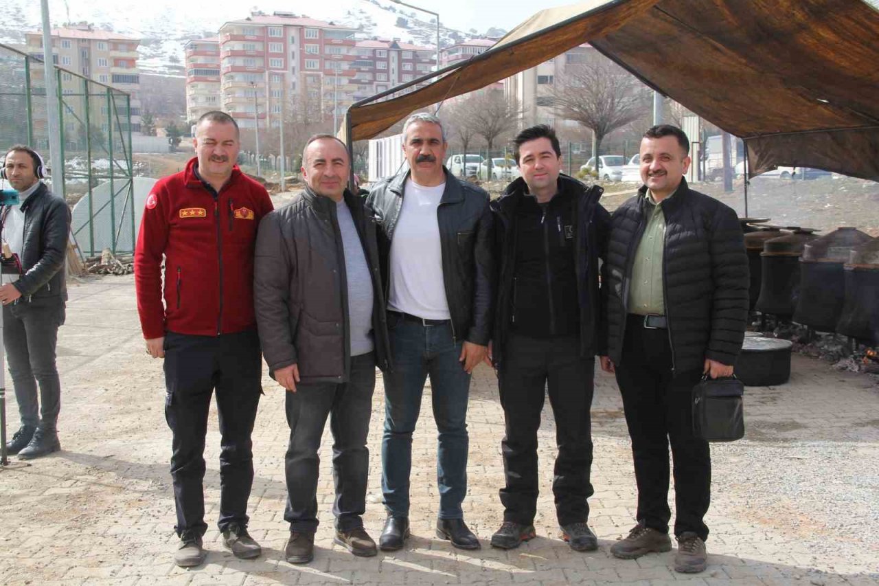 500 yıllık saray yemeği bu kez depremzedeler için hazırlandı