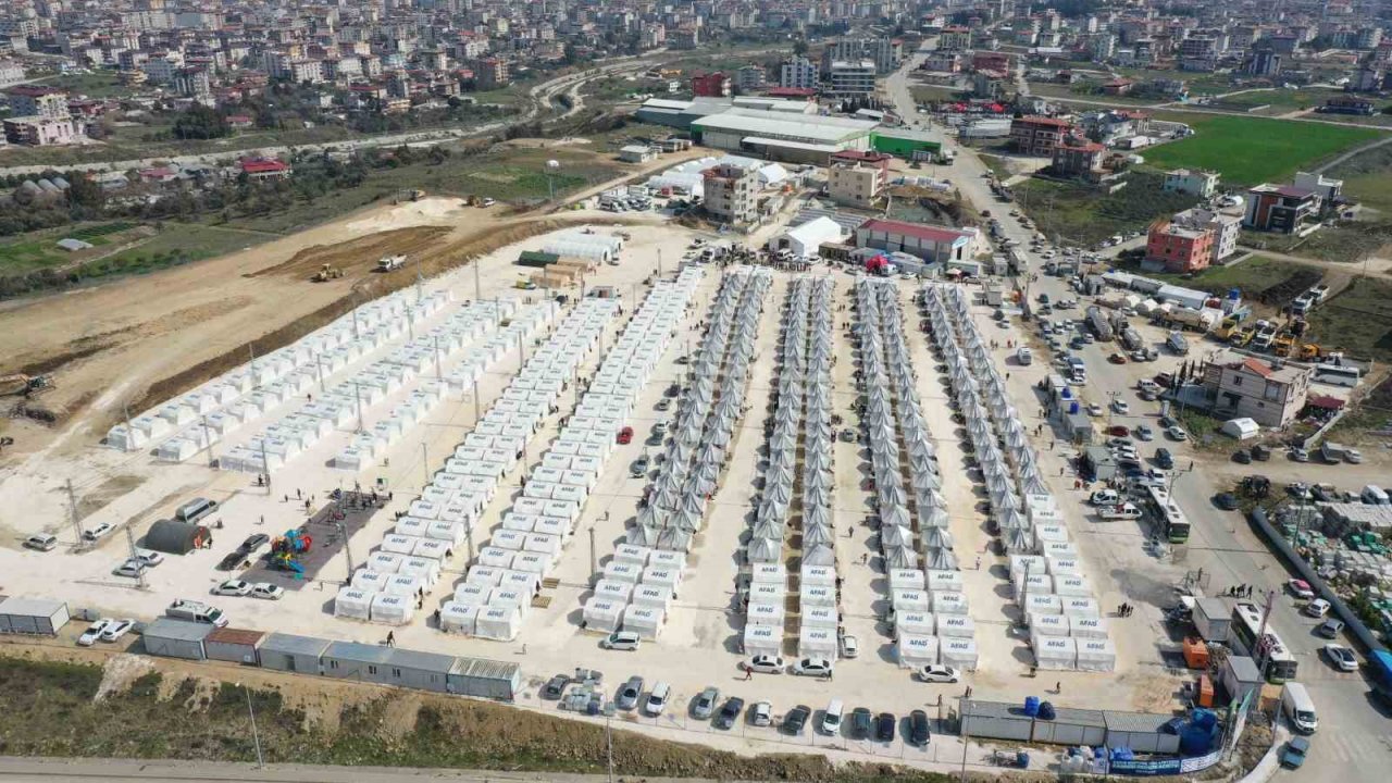 Hatay’da 96 konteynerden oluşan 54 yataklı hastanenin yapımı tamamlandı