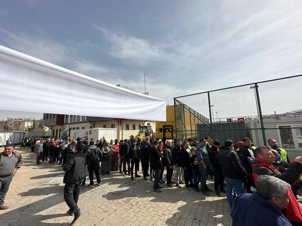 500 yıllık saray yemeği bu kez depremzedeler için hazırlandı