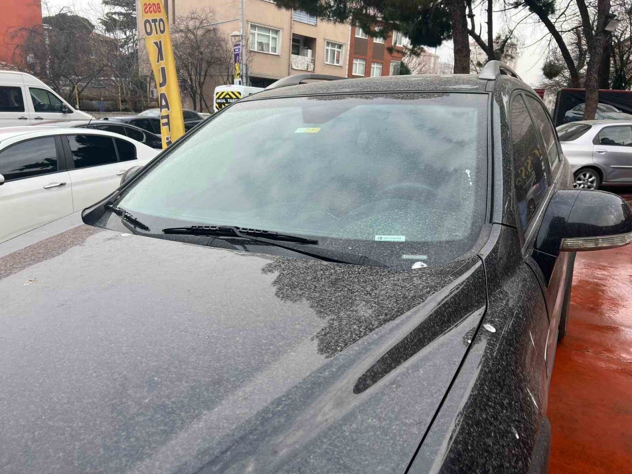 İstanbul’a yağmur beklenirken çamur yağdı