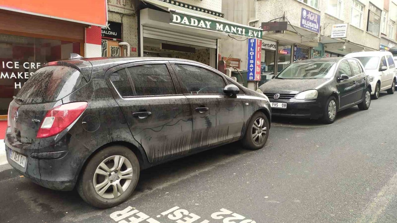 İstanbul’da yağmur yerine çamur yağdı