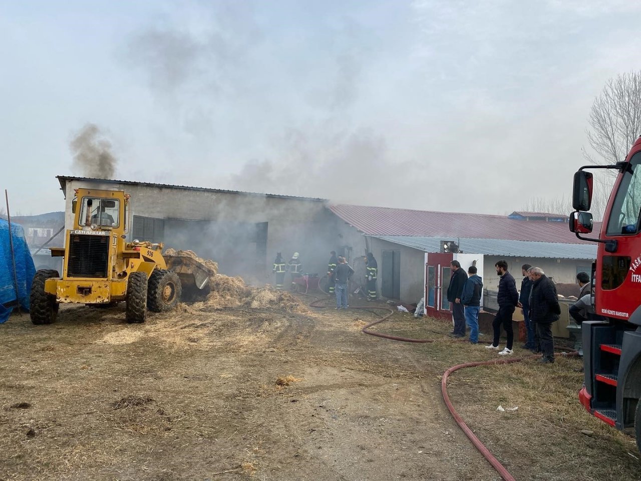 Kastamonu’da hayvan çiftliğinde çıkan yangın büyümeden söndürüldü