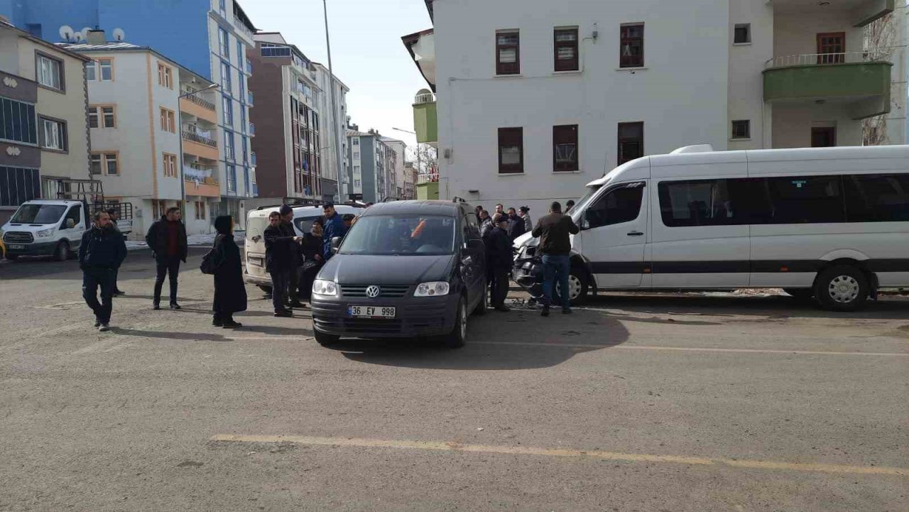 Kars’ta zincirleme kaza