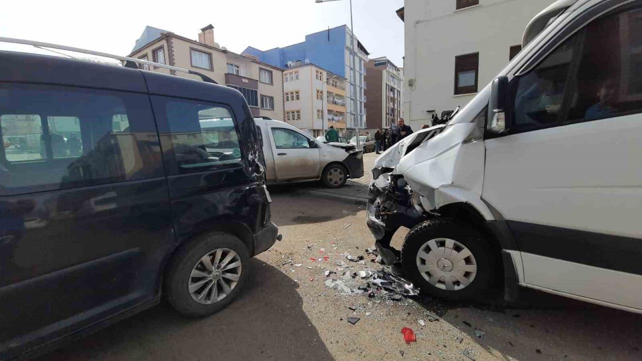 Kars’ta zincirleme kaza