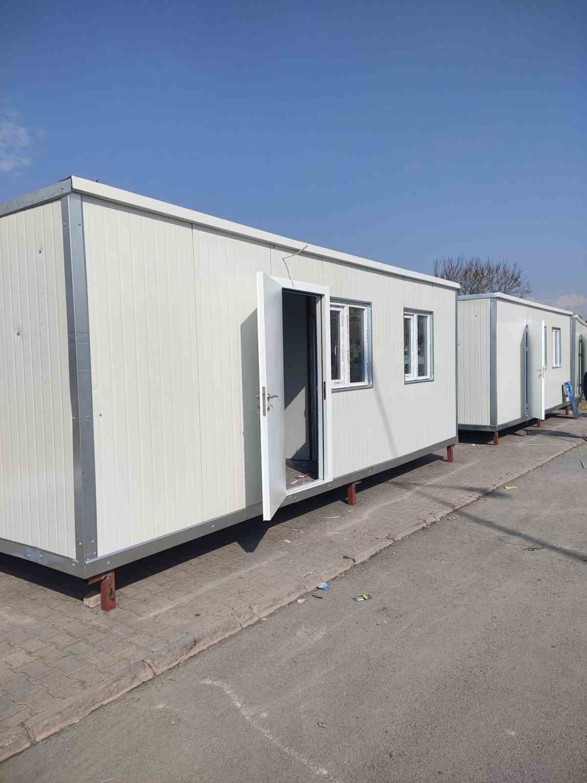 Sarız’a 5 adet konteyner