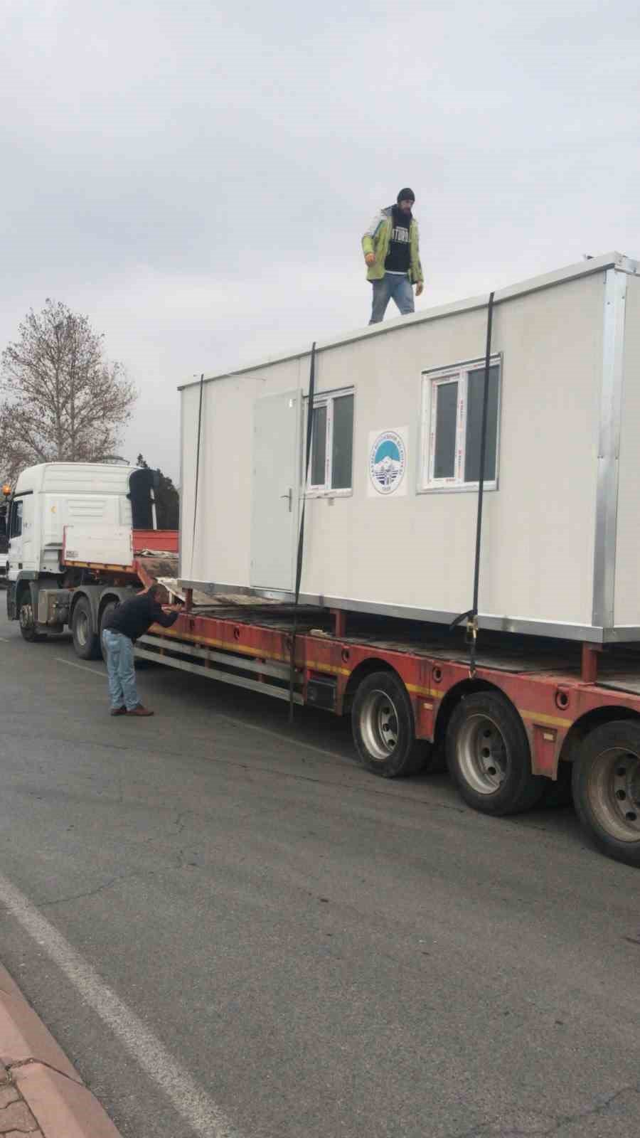 Sarız’a 5 adet konteyner