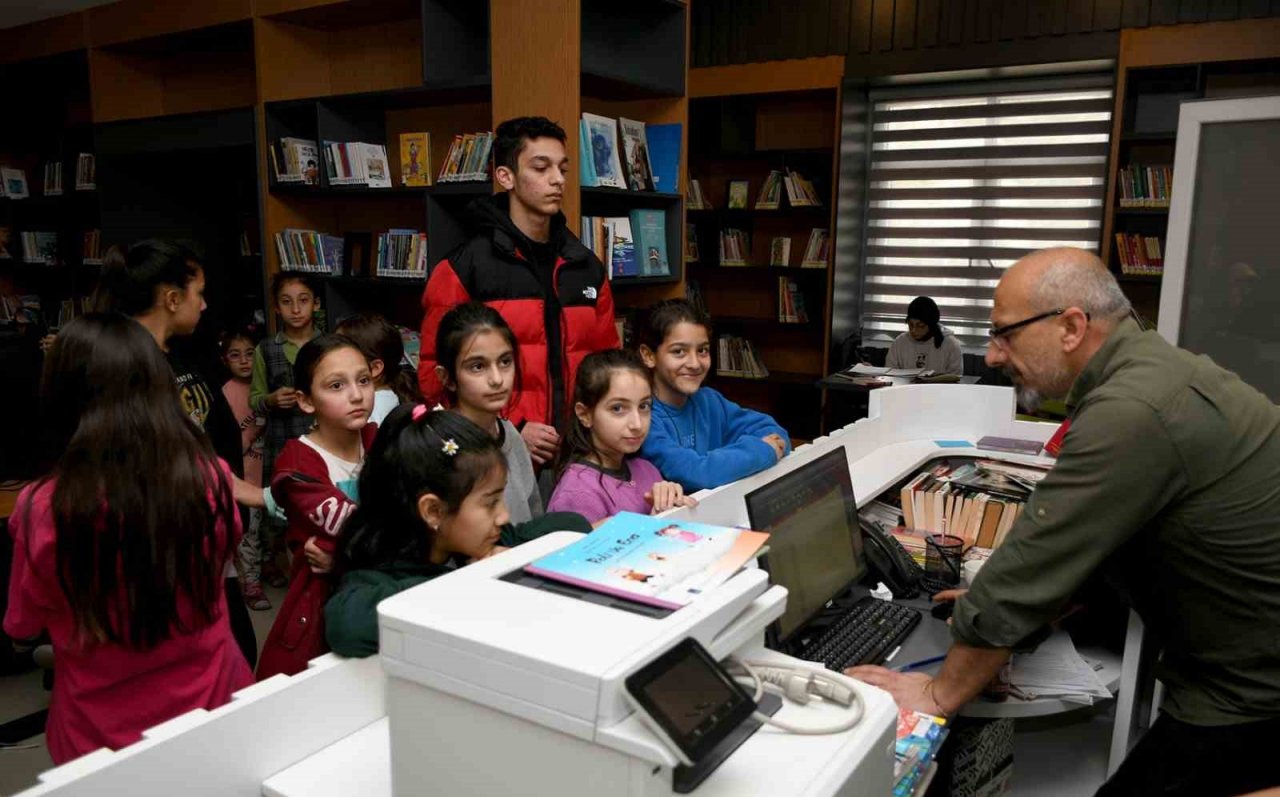 İkiçeşmelik Mahallesi kütüphanesine kavuştu