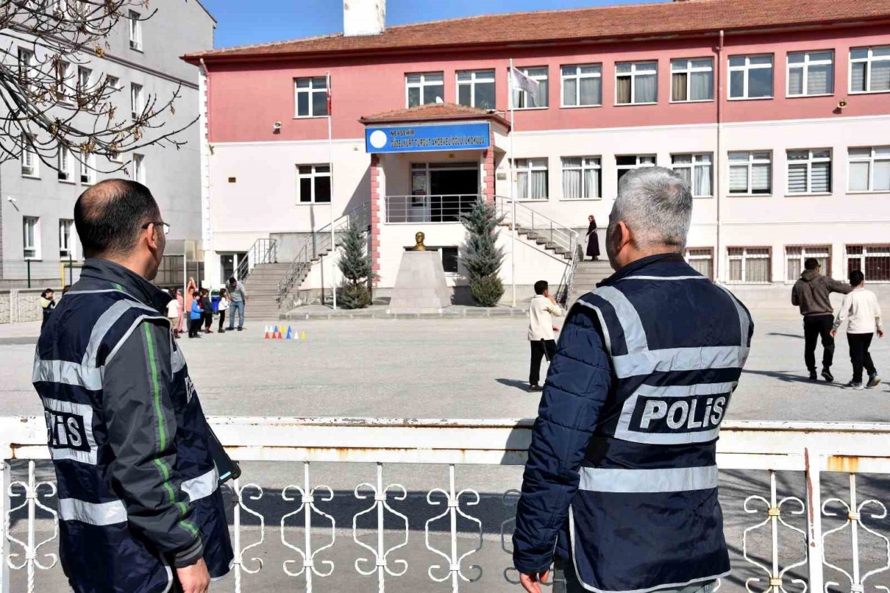 Nevşehir’de polis okul çevrelerinde kuş uçurtmuyor