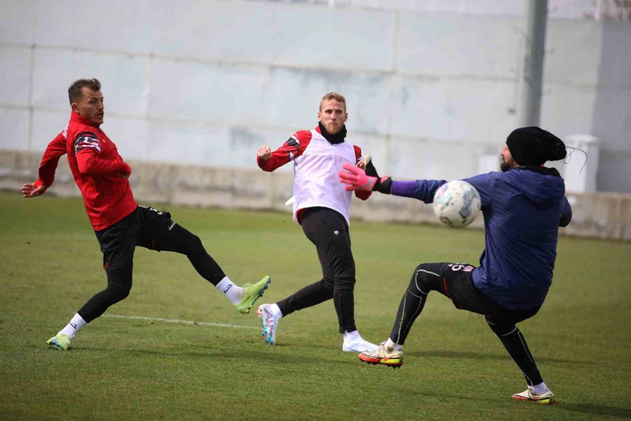 Sivasspor’da Fatih Karagümrük mesaisi