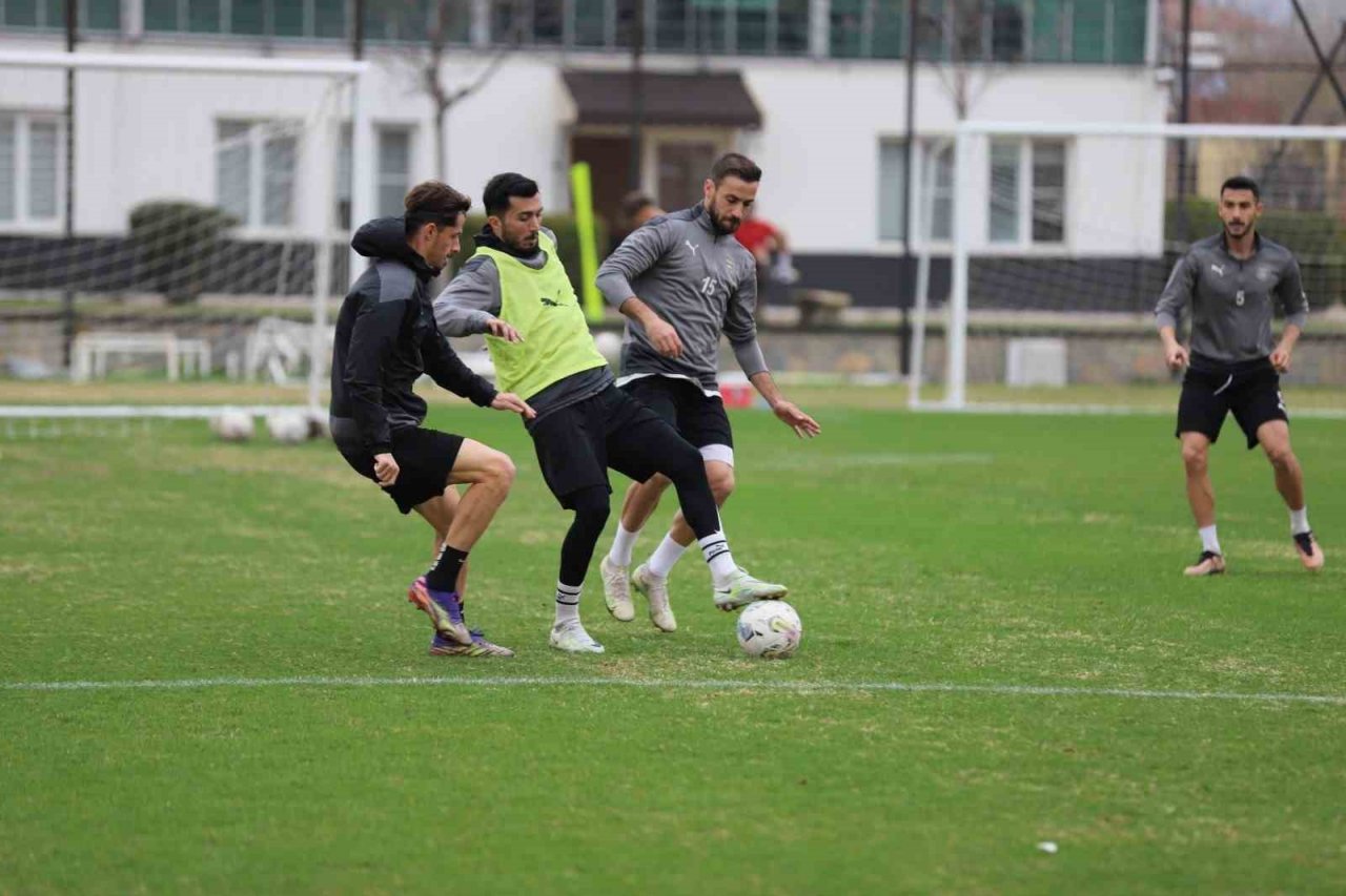 Nazilli Belediyespor, Esenler Erokspor hazırlıklarına başladı