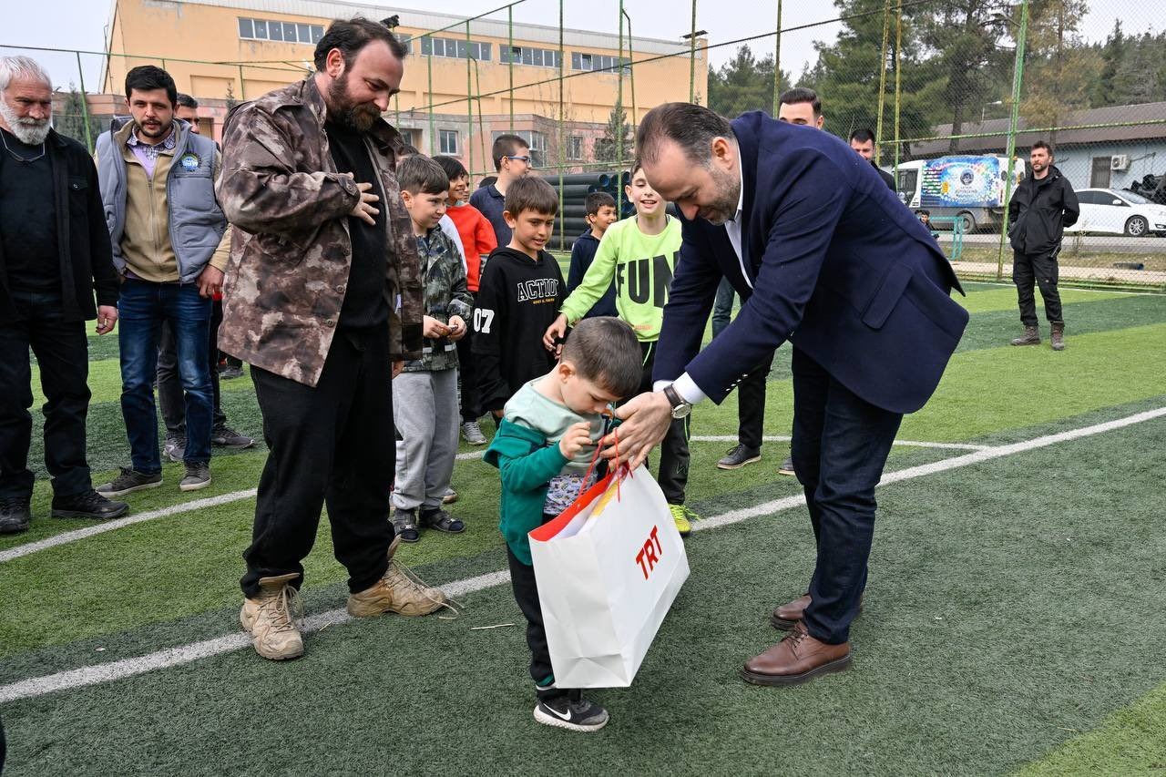 Ünlü oyuncular deprem bölgesinde