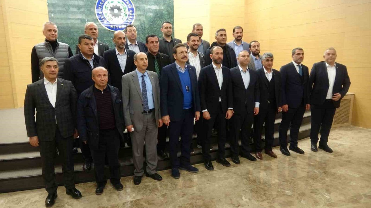 TOBB Başkanı Hisarcıklıoğlu ve STK başkanları, Kilis’te iş adamlarıyla buluştu