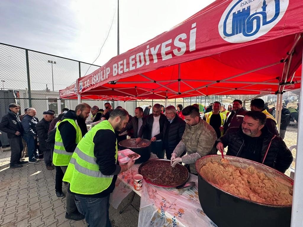 500 yıllık saray yemeği bu kez depremzedeler için hazırlandı