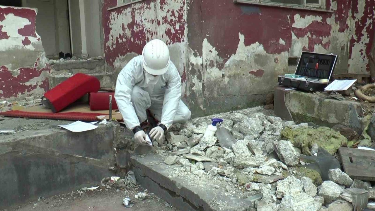 Kartal’da, yıkım kararı alınan yapılarda “asbest” denetimi