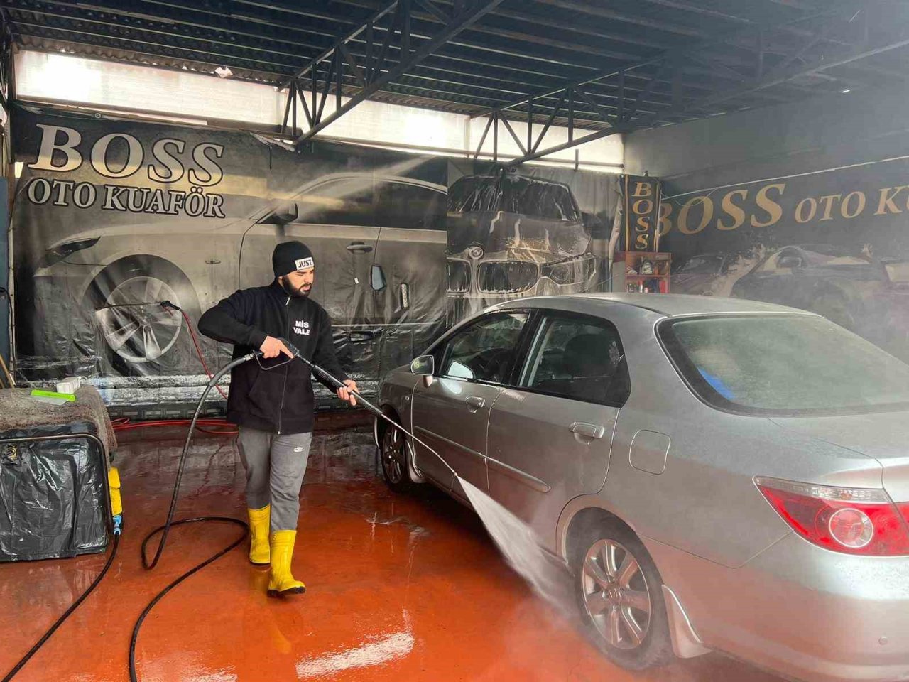 İstanbul’a yağmur beklenirken çamur yağdı