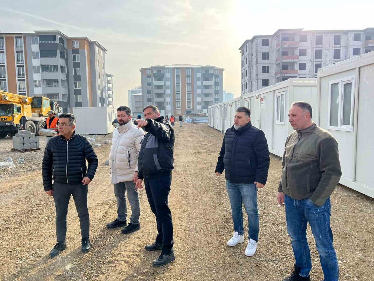 Avrupalı Türkler deprem bölgesine konteyner kent kuruyor