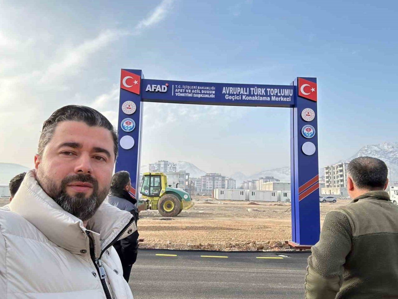 Avrupalı Türkler deprem bölgesine konteyner kent kuruyor