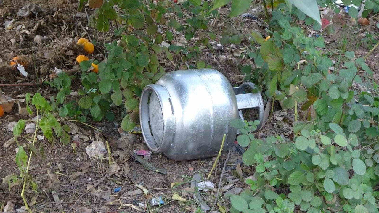 Kriz geçirip evi ateşe verdi, müdahale için gelen ekiplere ecel teri döktürdü