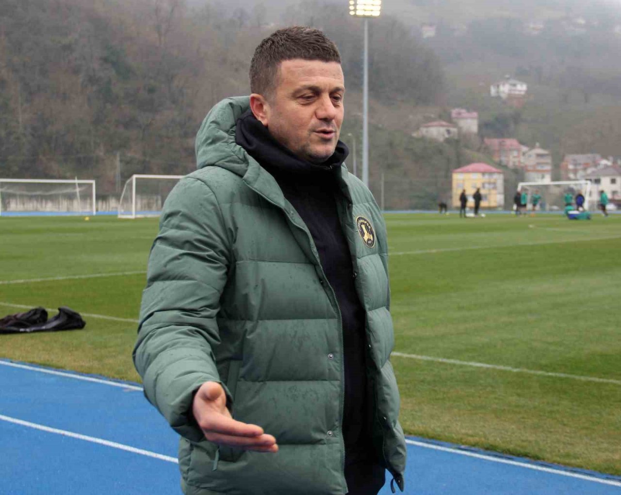 Hakan Keleş: "Şehir olarak takıma sahip çıkmamız gerekiyor"