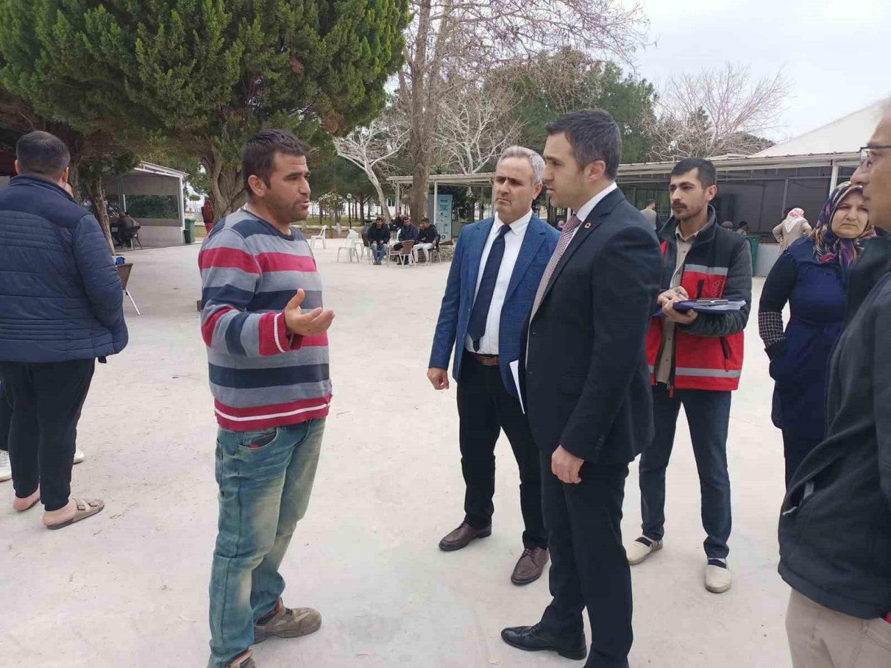 Müdür Turan, depremzedelerin acılarına ortak oldu