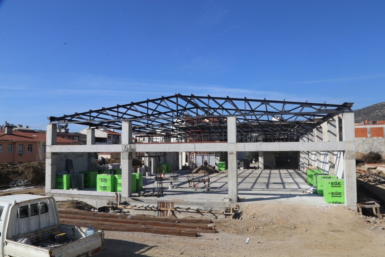 Tuzcumurat Mahalle Evi yükseliyor