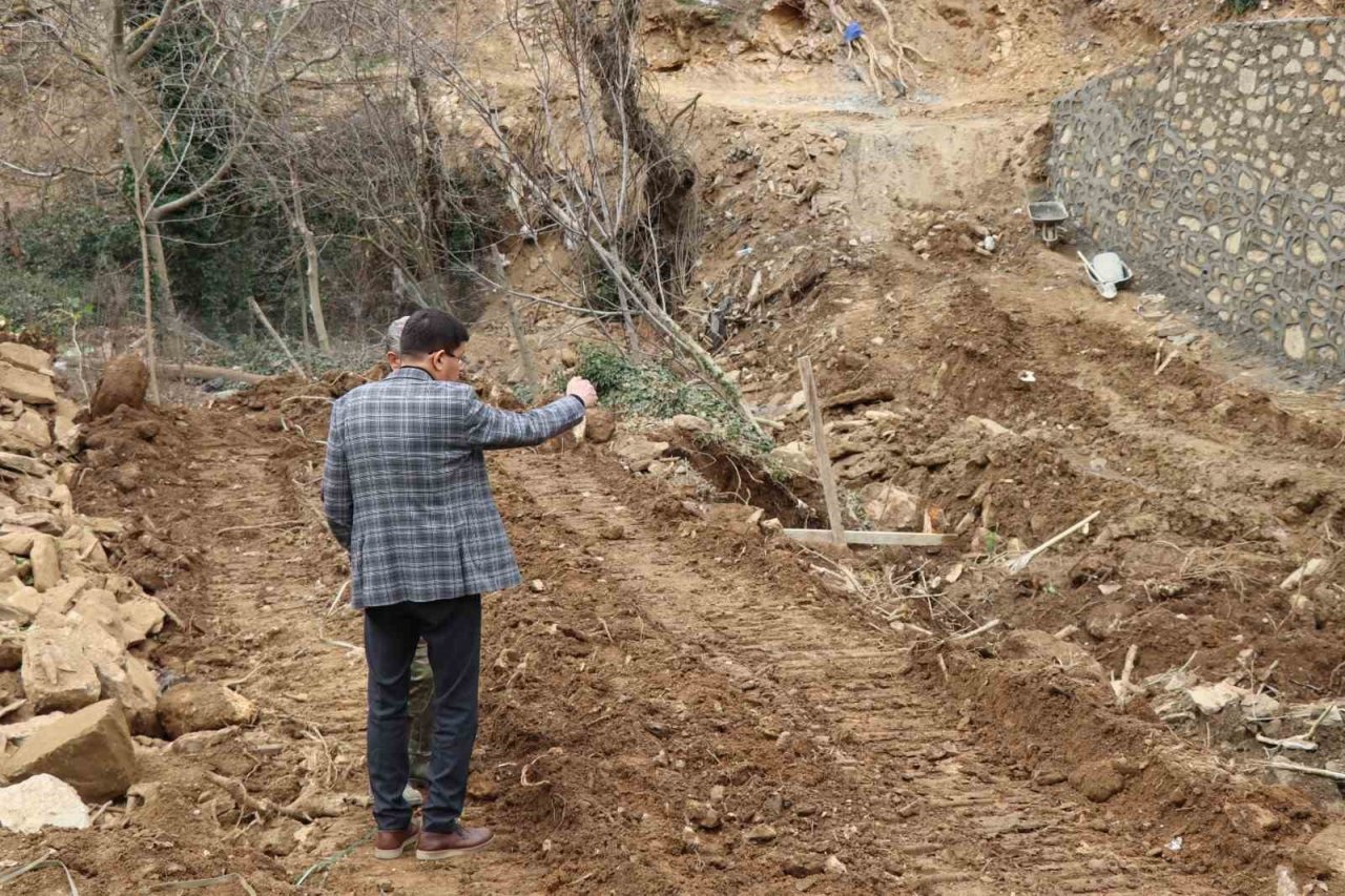 Başkan Özcan, Kahvederesi’ndeki çalışmaları inceledi