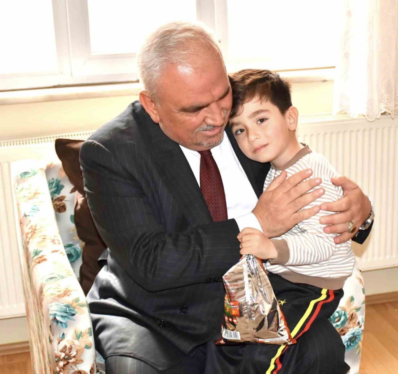 Müftü Erhun depremzede ailelerle bir araya geldi