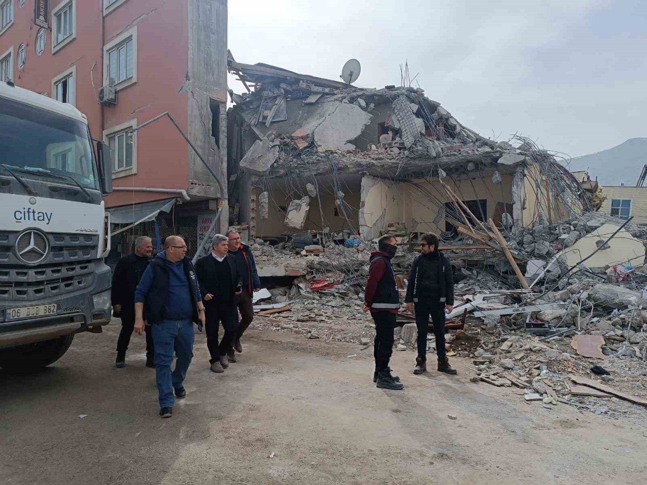 Başkan Altun Elbistan’da İncelemelerde Bulundu