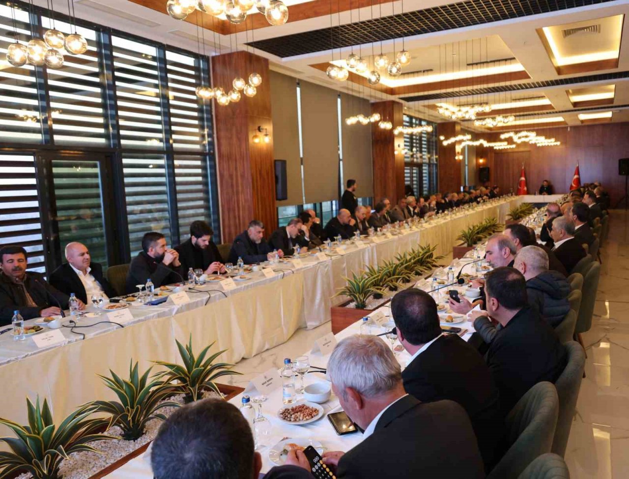 Bakan Kurum: “Hep birlikte bu süreci yürütmek zorundayız”