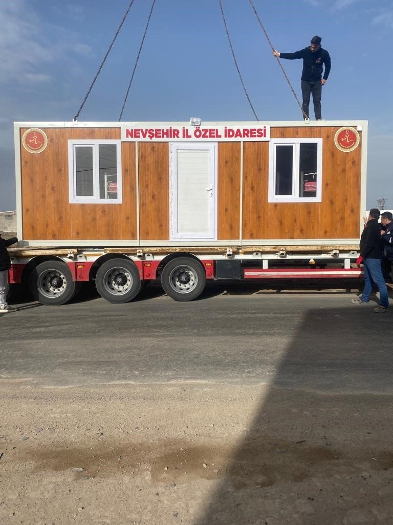 Deprem bölgesine konteyner desteği