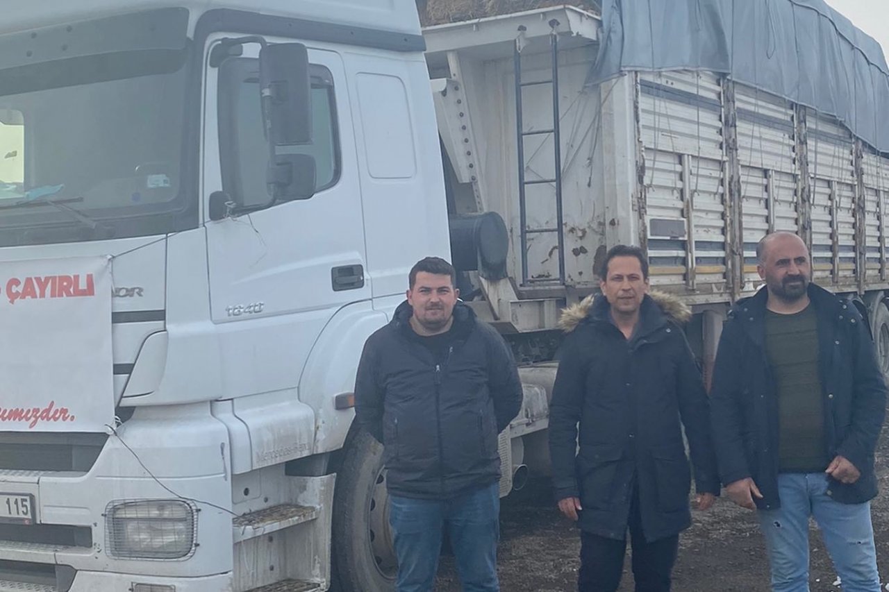 Deprem bölgesine yonca balyası desteği