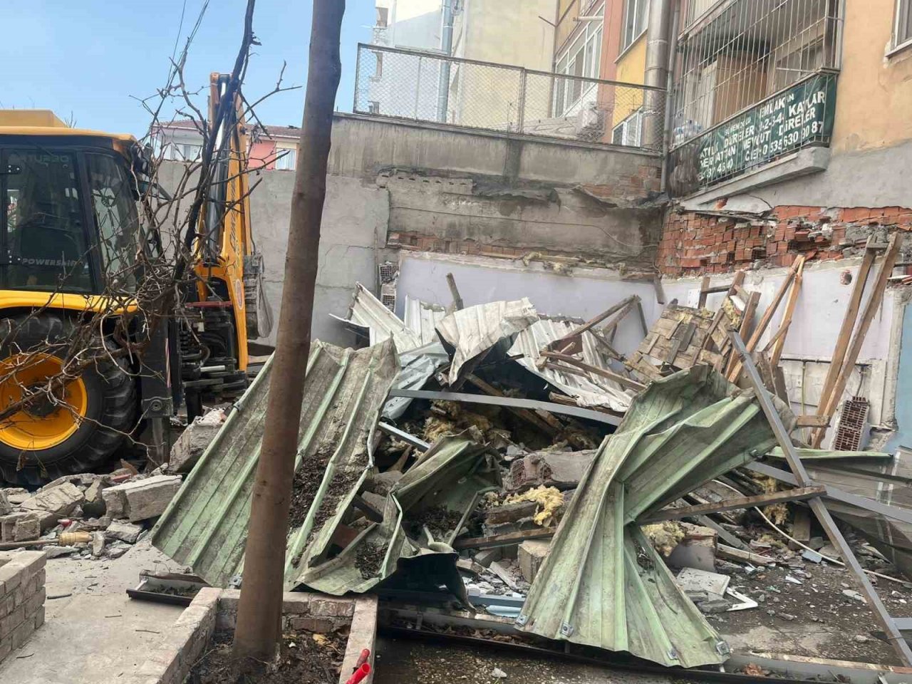 Gürsu’da bu yılın ilk iki ayında 8 kaçak yapı yıkıldı