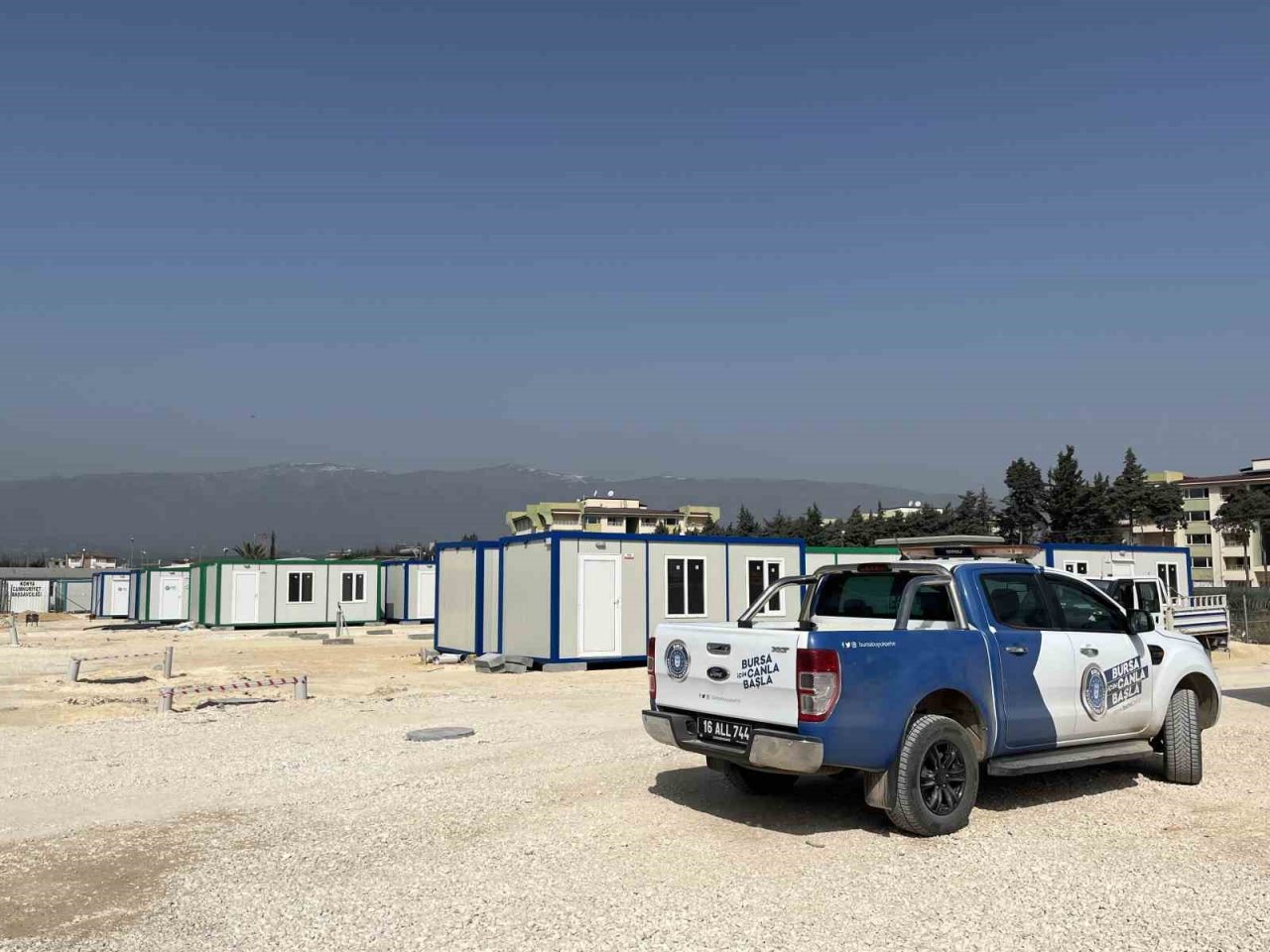 Bursa Büyükşehir Belediyesi Hatay’da depremzedelerin yaralarını sarıyor