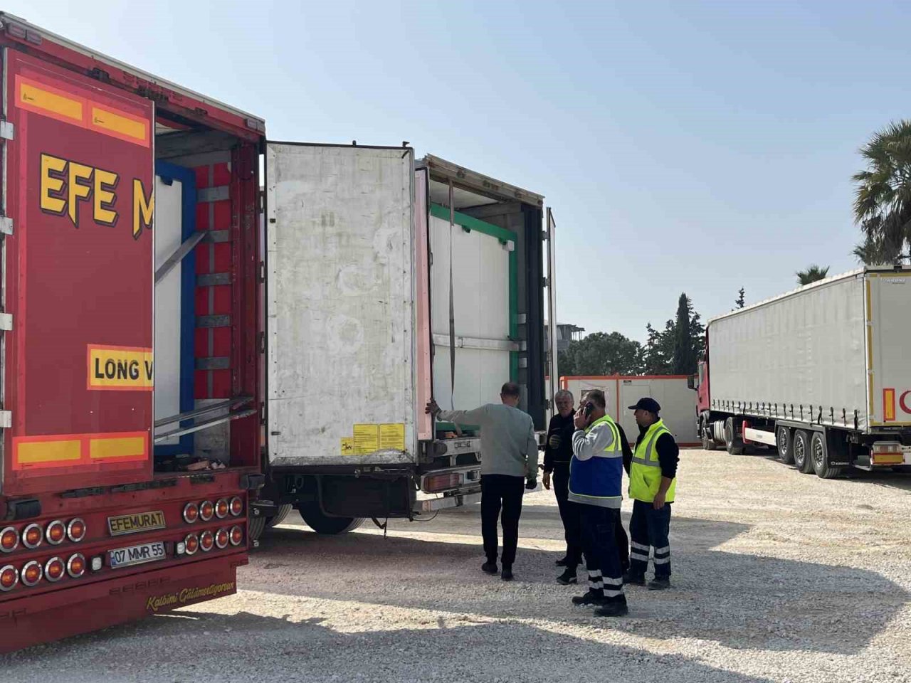 Bursa Büyükşehir Belediyesi Hatay’da depremzedelerin yaralarını sarıyor