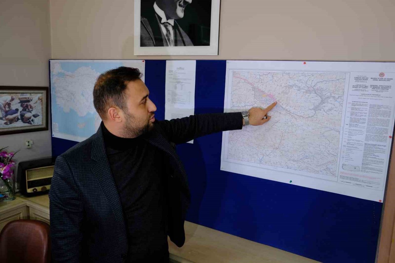 Erzincan İnşaat Mühendisleri Odası Başkanı Mengi: “Yatay mimari yeterli değil, ticari yapılarımızda maddi kaygılarınızı bir kenara koyup yapı stokumuzu güncellememiz lazım”