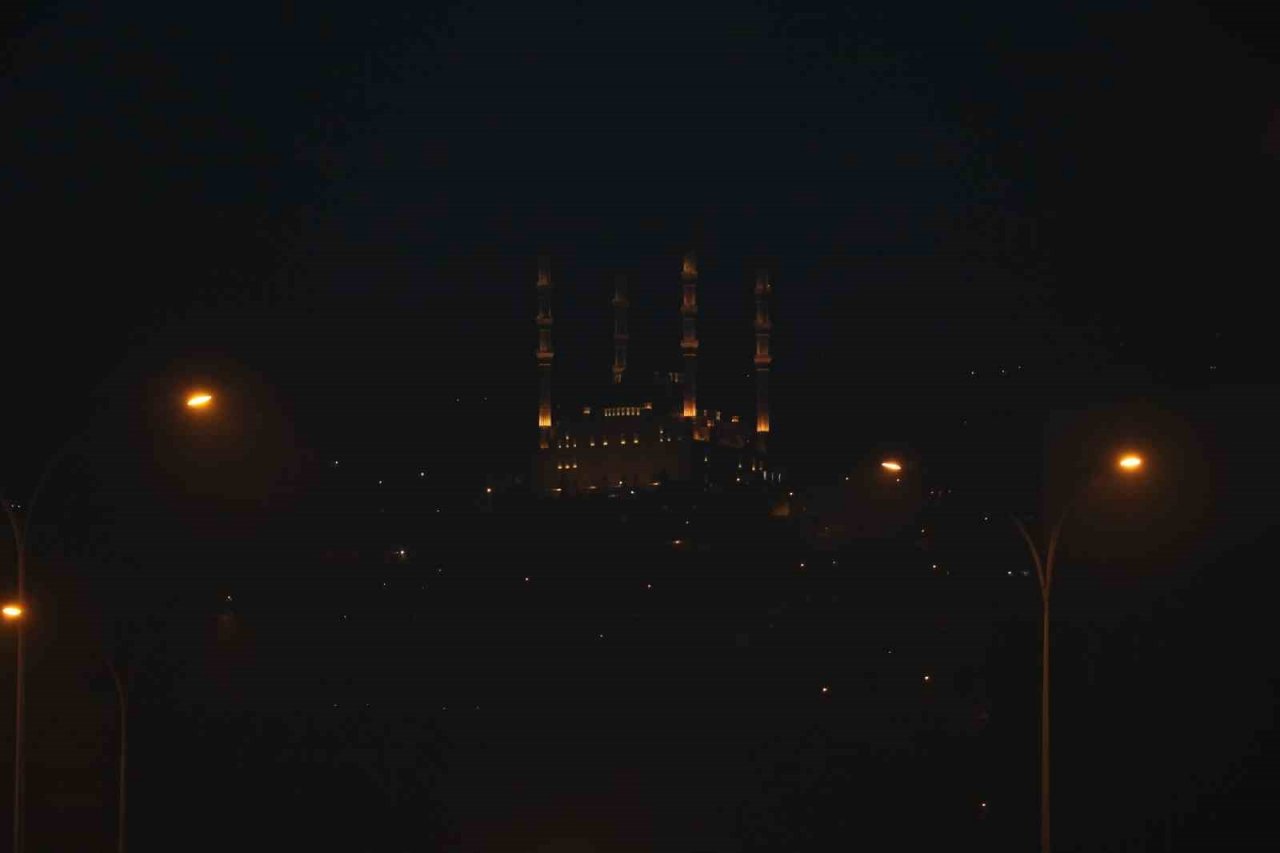 Kahramanmaraş depremin ardından adeta toza gömüldü