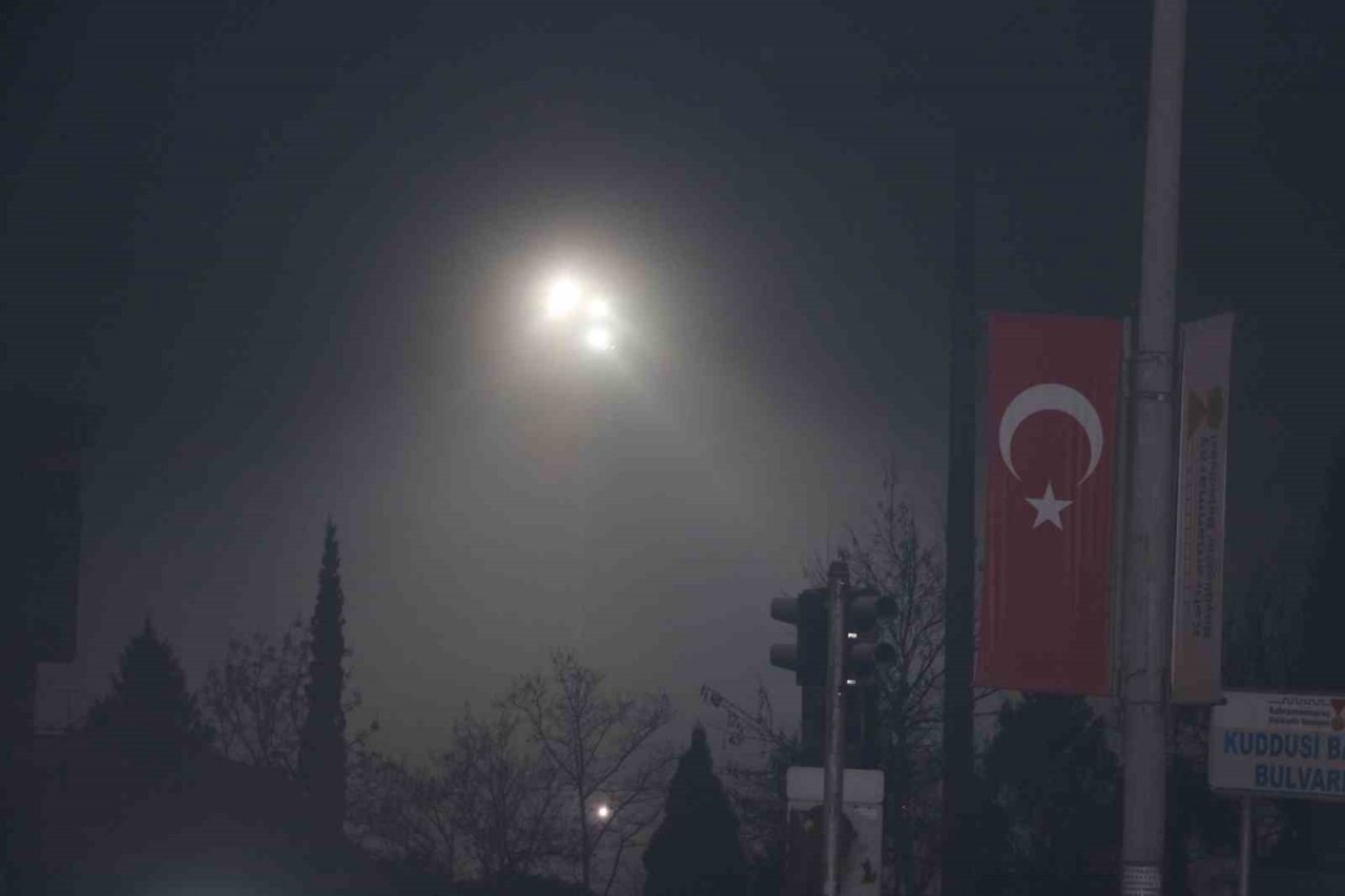 Kahramanmaraş depremin ardından adeta toza gömüldü