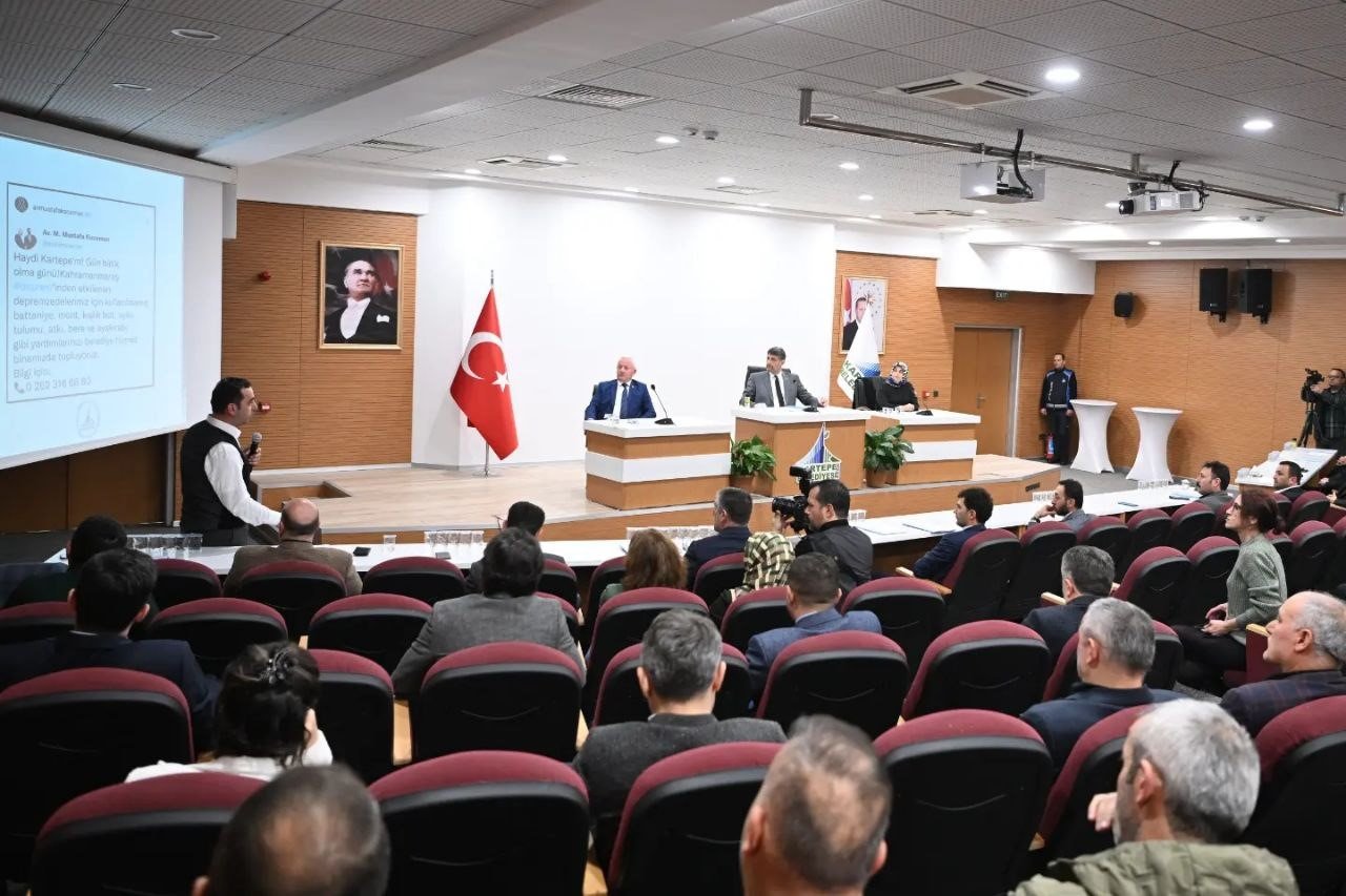 Mecliste depremde yaşamını yitirenler anıldı