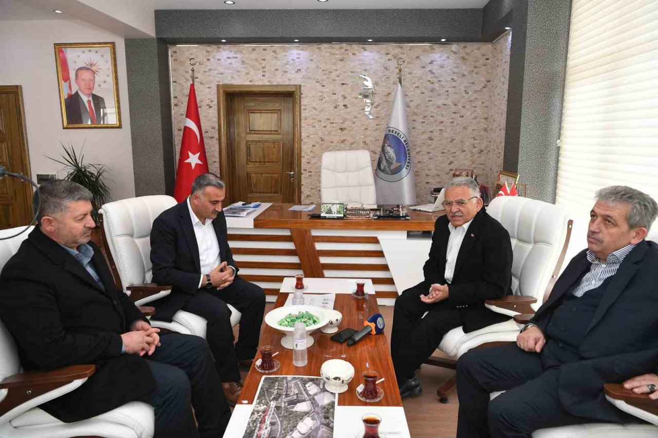 Başkan Büyükkılıç’tan Develi zirvesi