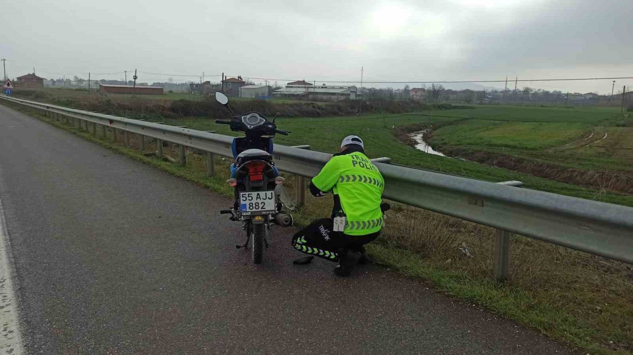 Motosiklet devrildi: 1 ağır yaralı