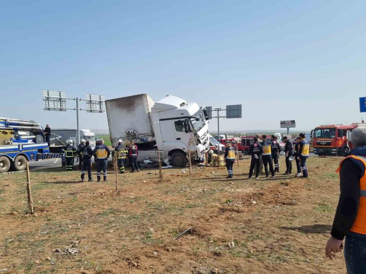 Mardin’de tır otomobili biçti: 2 ölü, 2 yaralı