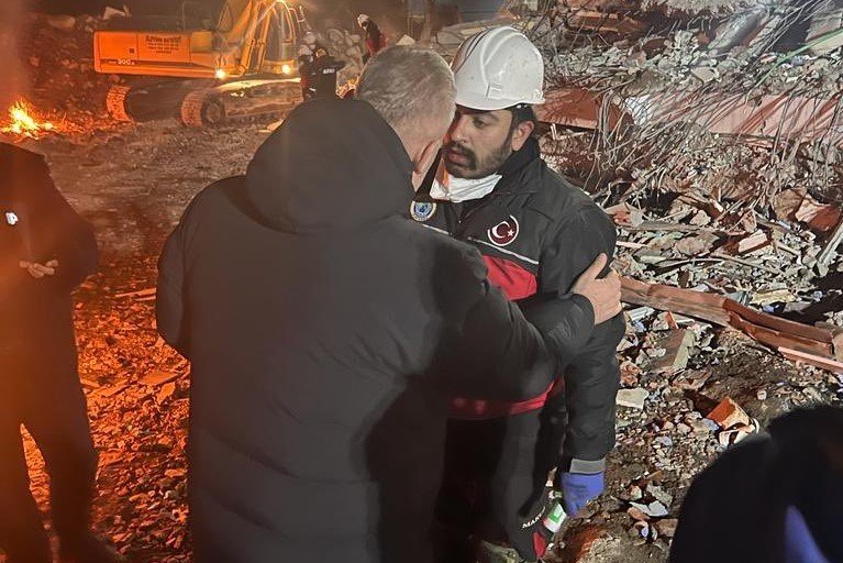 Deprem bölgesine İzmir’den ilk onlar gitti: "Neyle karşılaşacağımızı bilmeden yola çıktık"