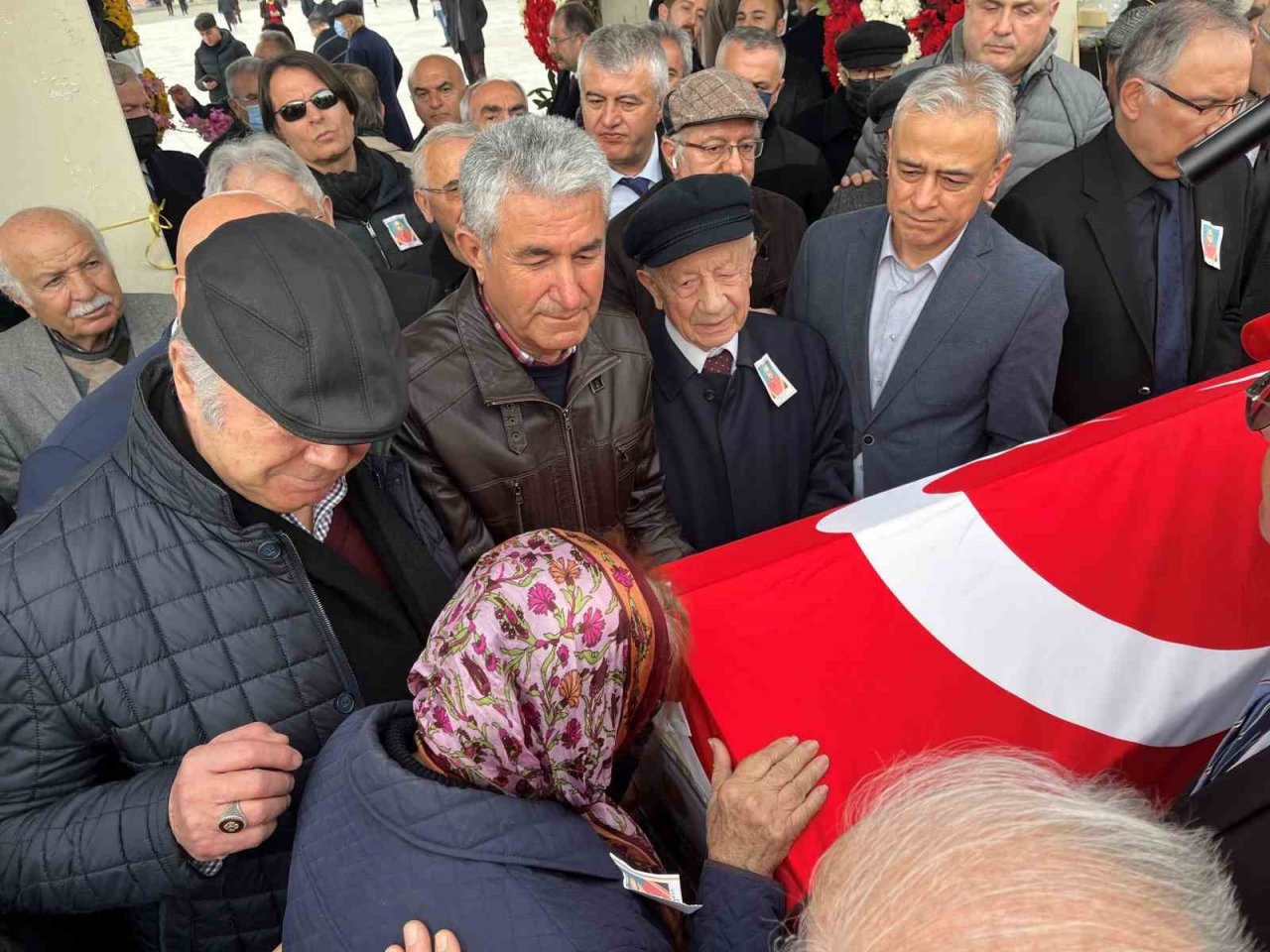 Yargıtay Eski Onursal Başsavcısı Sabih Kanadoğlu son yolculuğuna uğurlandı