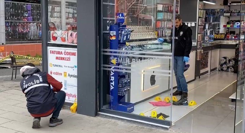 Pendik’te esnafa kurşun yağdırdı: O anlar kamerada