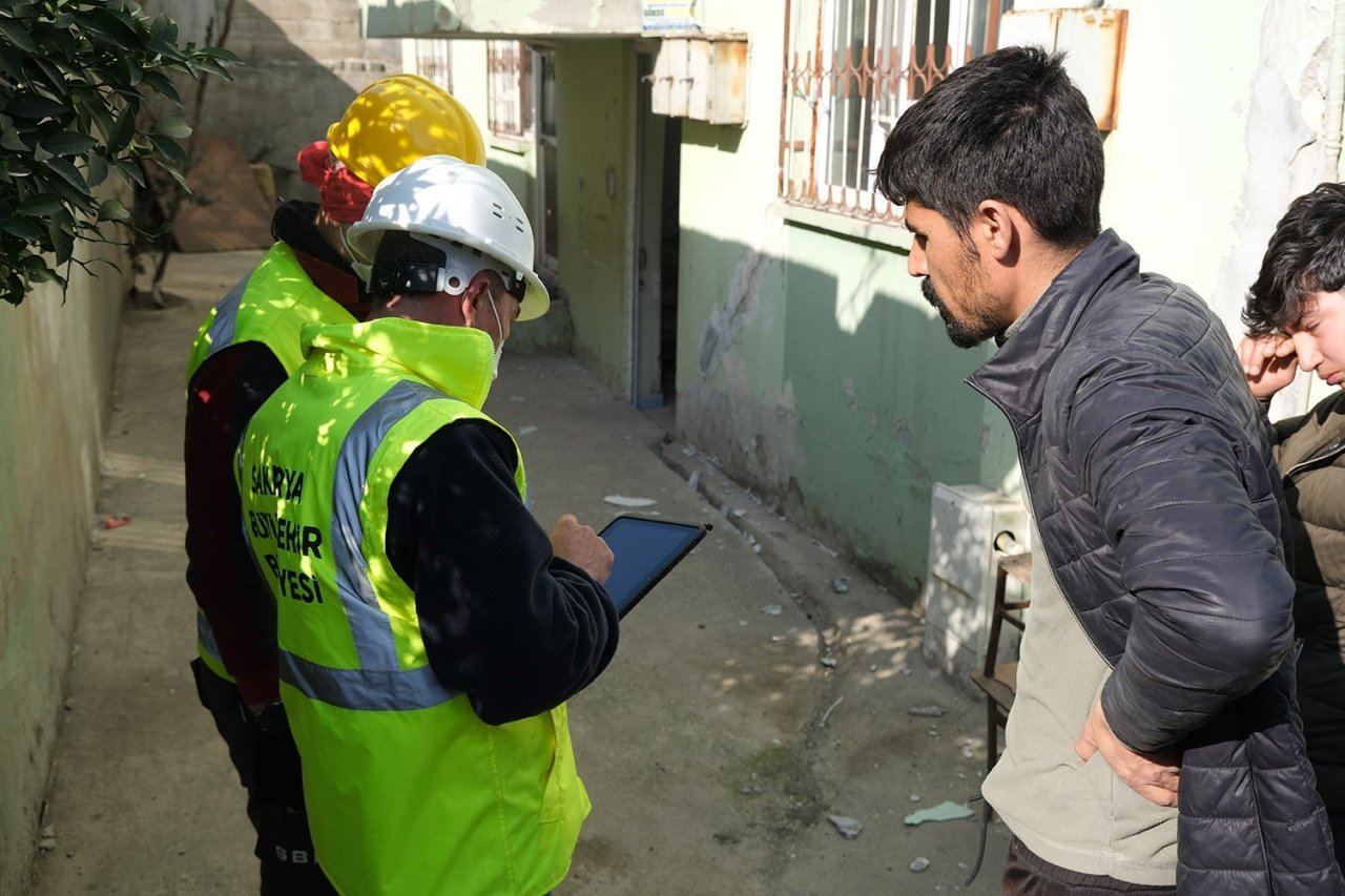 Sakarya Büyükşehir’den hasar tespiti çalışmalarına destek