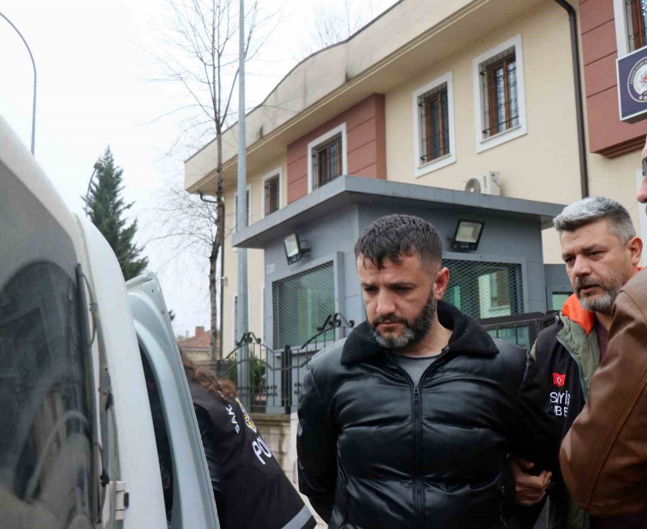 Pompalı tüfekli cinayetin şüphelileri adliyeye sevk edildi