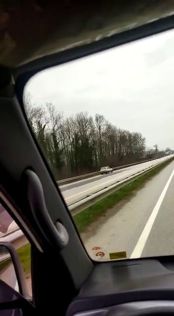 D-100’de ters yönde ilerledi, ölüme davetiye çıkardı