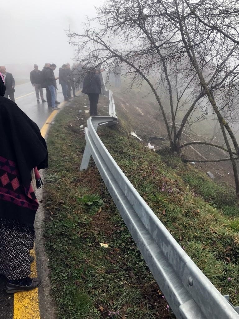Beton mikseri fındık bahçesine yuvarlandı: 1 yaralı