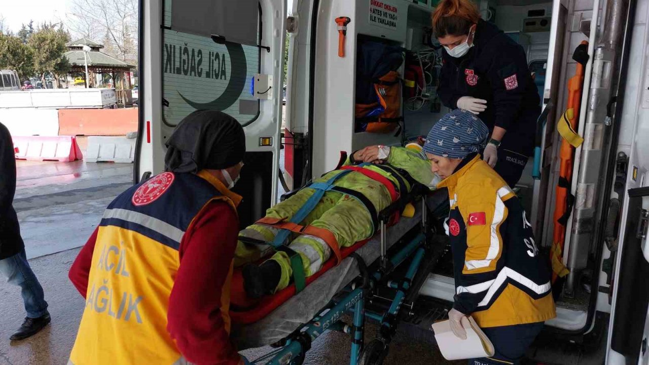 Çalıştığı beton mikserinin üzerinden düşen işçi yaralandı