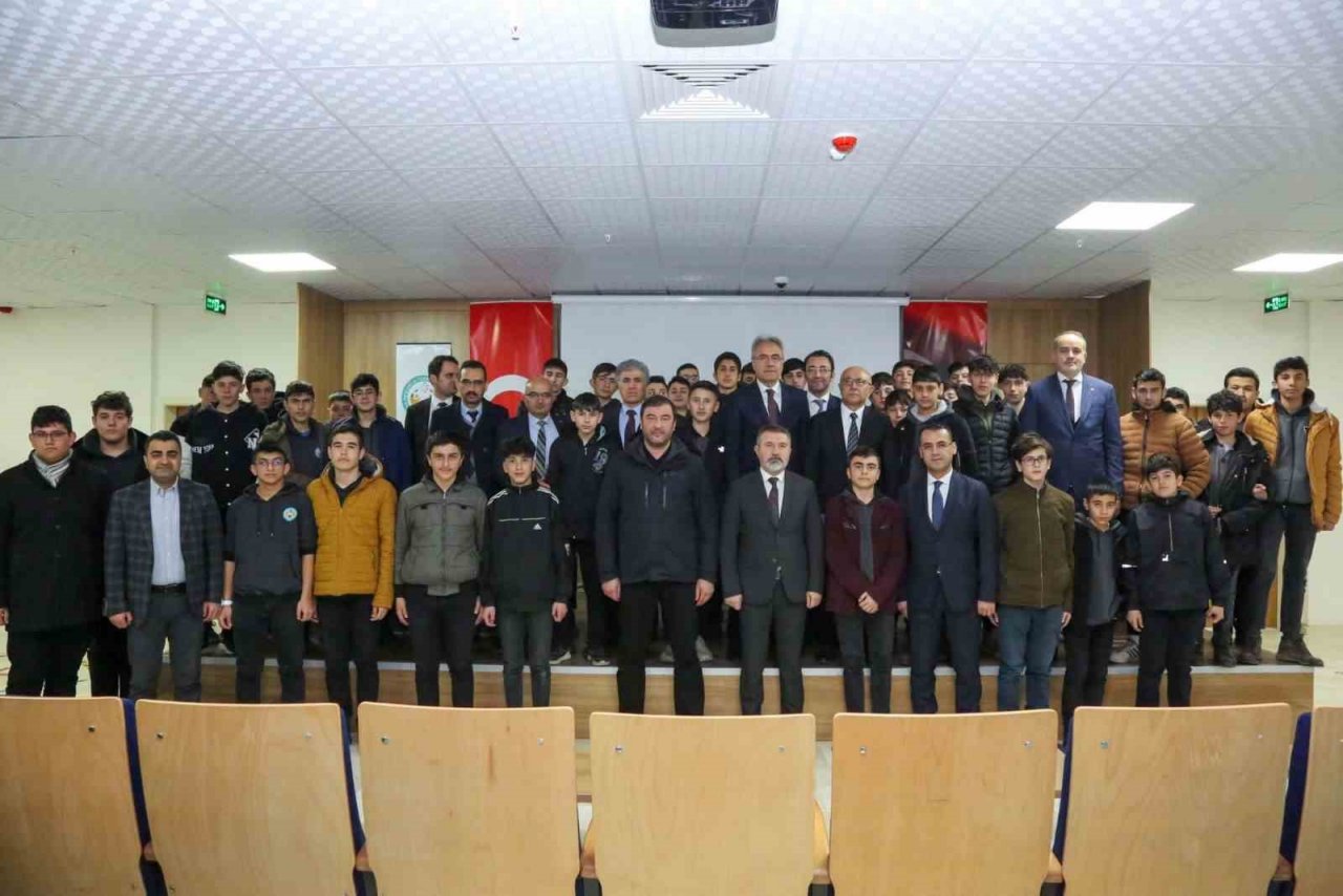 STSO Başkanı Özdemir: “Meslek liselerini ve mesleki eğitimleri, bir sanayici olarak çok önemsiyorum”